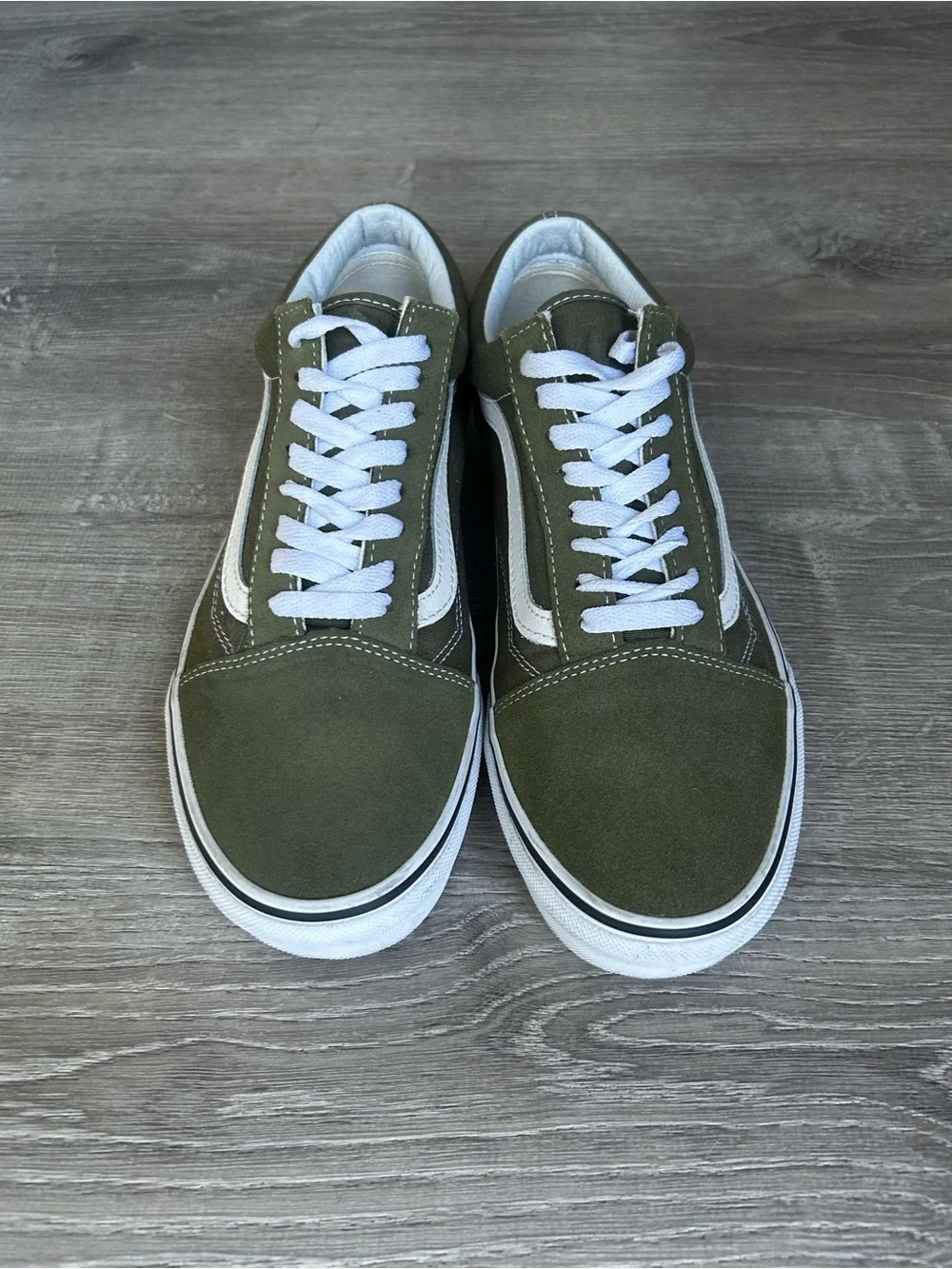 Vans Men's Olive Green Low-Top Skate Sneakers with White Stripe